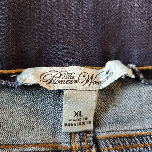 $20/both!Pioneer Woman pull-on embroidered capri pant with Flounce sleeve kimono - Picture 9 of 10